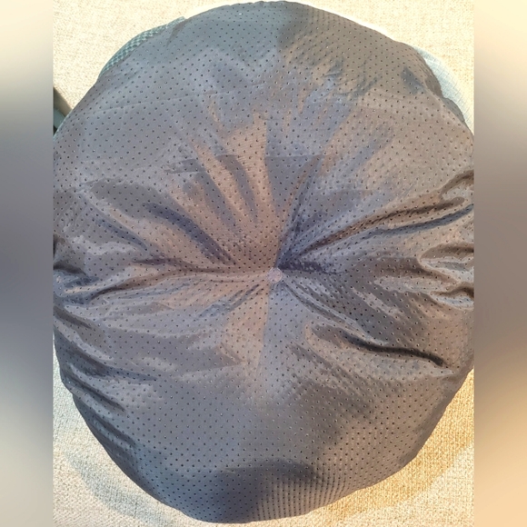 NWOT pet bed - Picture 6 of 6